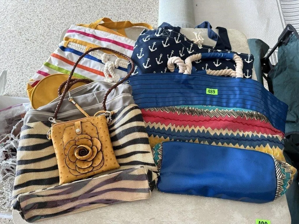 Tote bags (4), cross body bag
