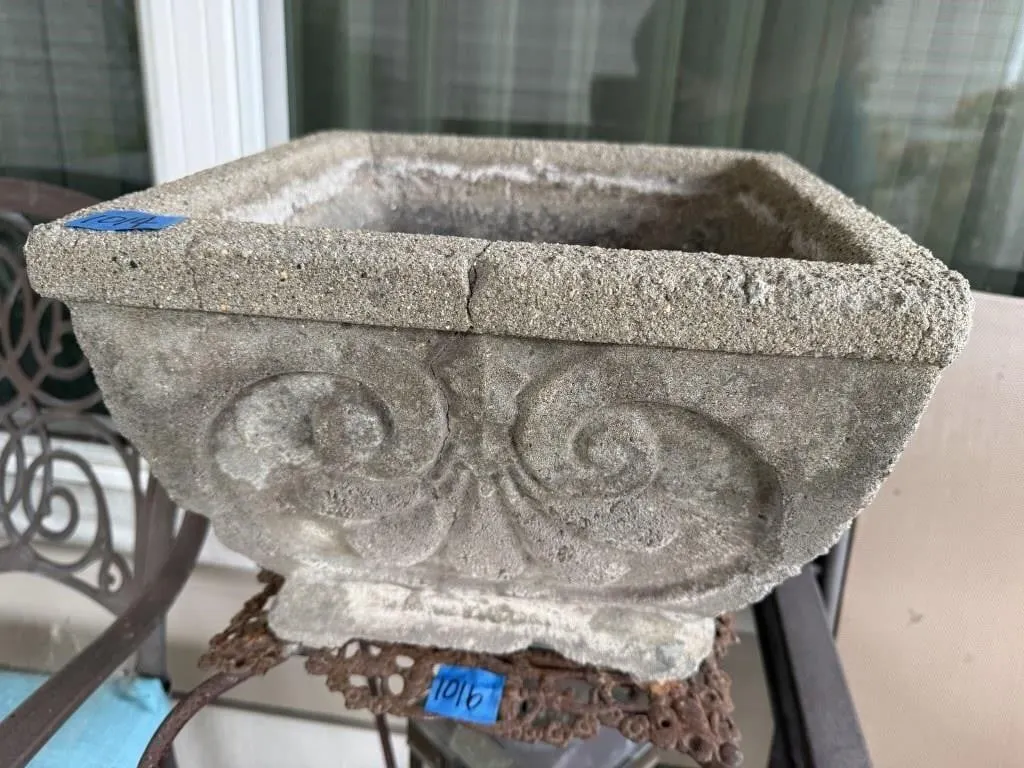 Concrete planter
