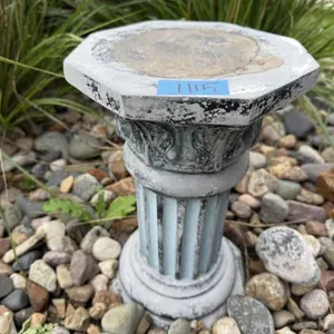 Lightweight garden pillar