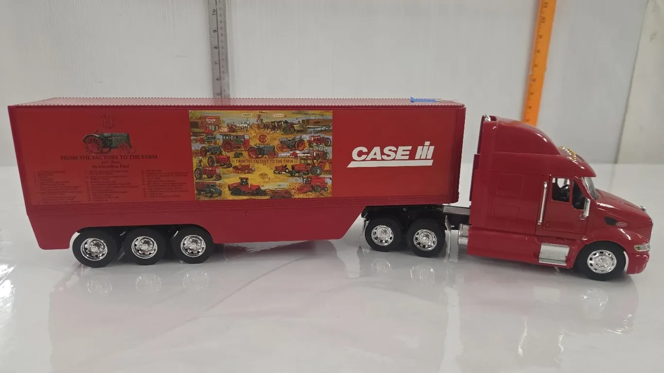 1/32 Peterbilt/CaseIH Semi-Trailer - From Factory to Farm Ed.