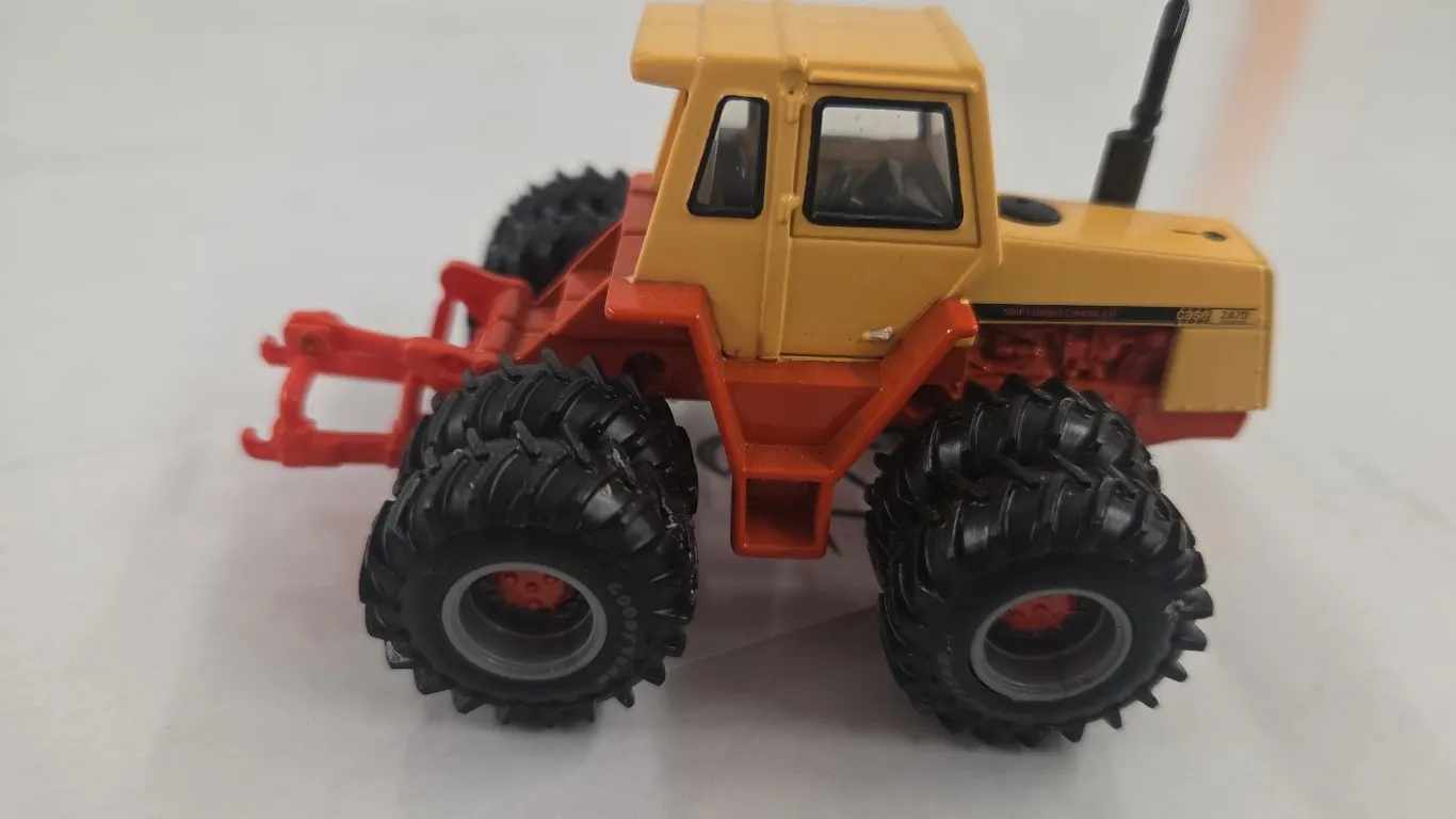 1/64 Case 2470 Traction King 4WD w/ 3pt.
