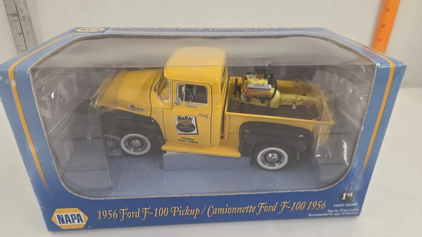 1/24 1956 Ford F-100 Pickup NAPA NIB