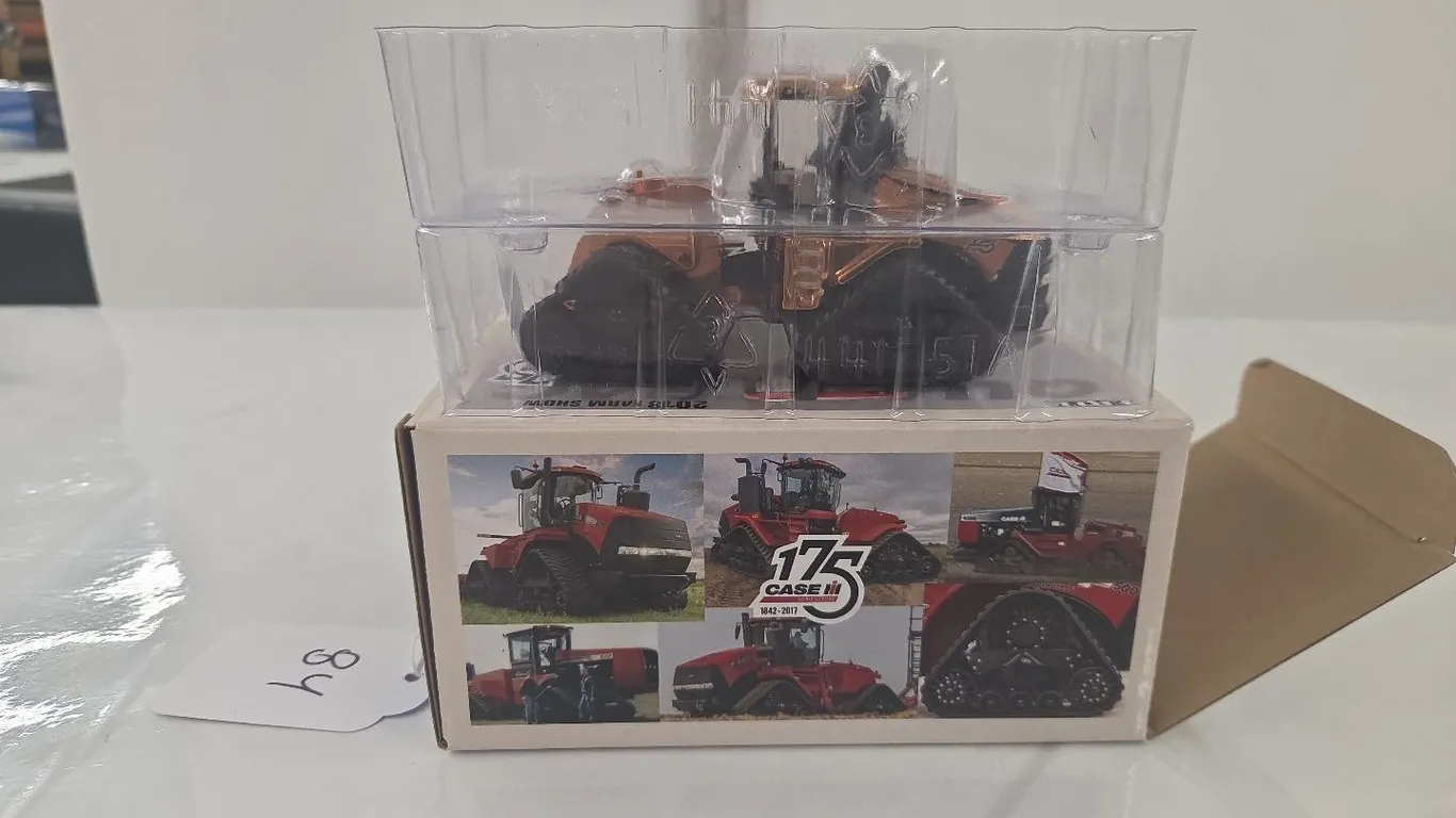 1/64 CaseIH Quadtrac - 2018 Early Farm Show, Copper Chaser - NIB