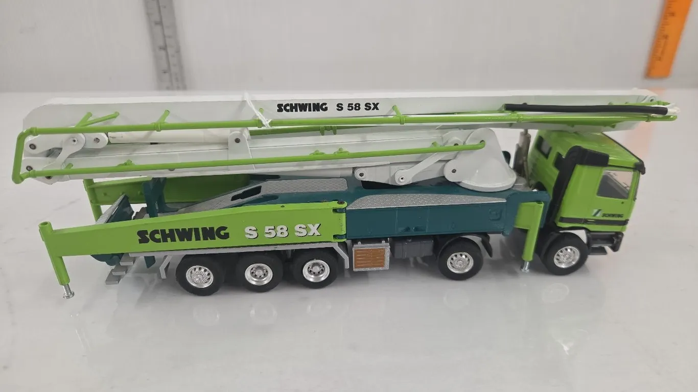 1/43? Schwing S58 SX Concrete Pumper Truck