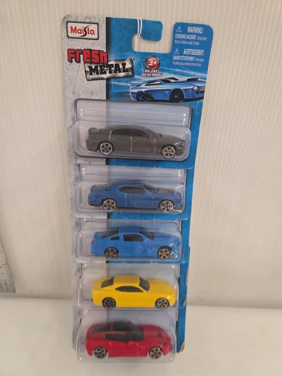 5 - Maisto Fresh Metal Cars, NIB