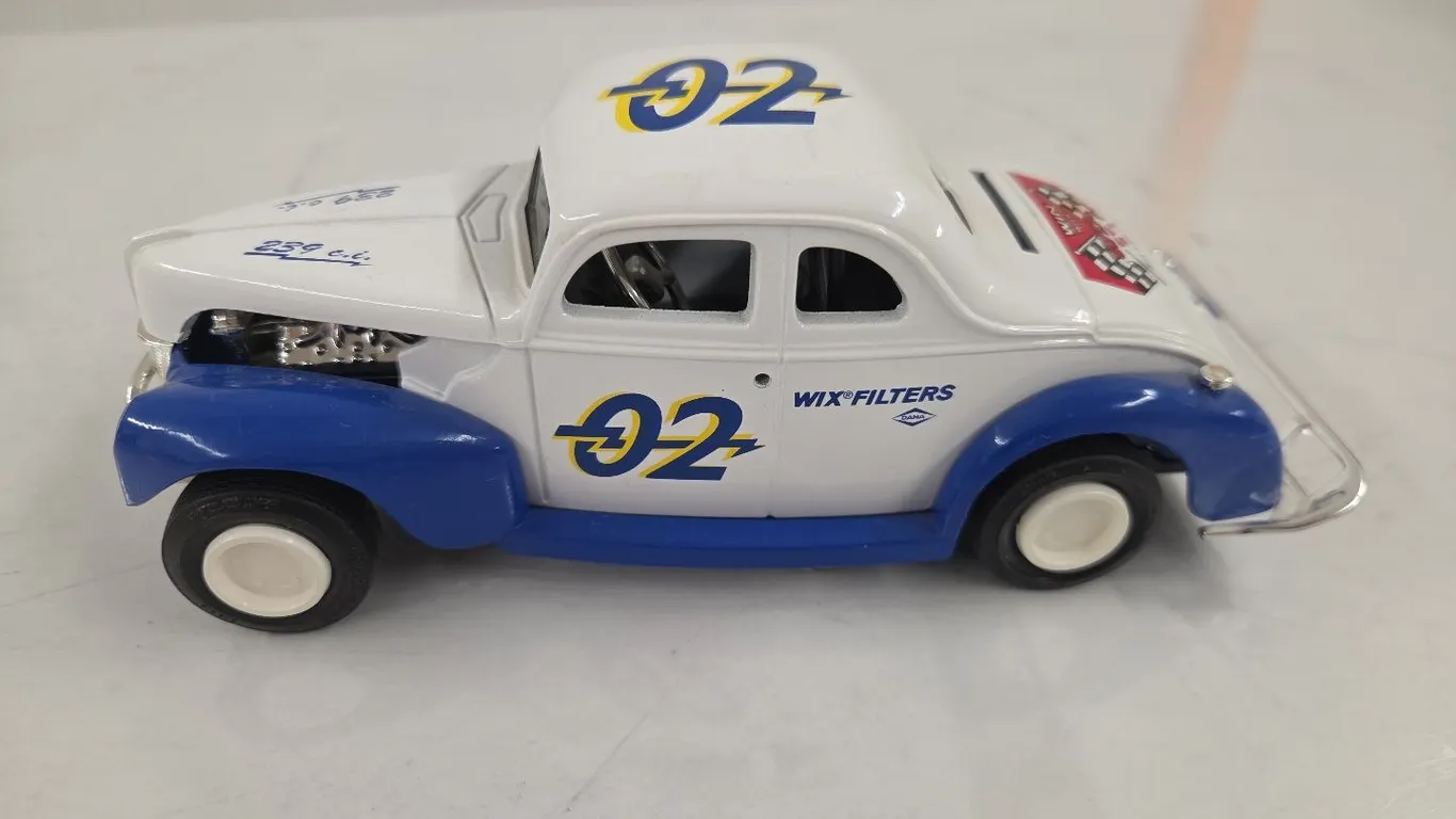 1/24 Wix Filters Bank