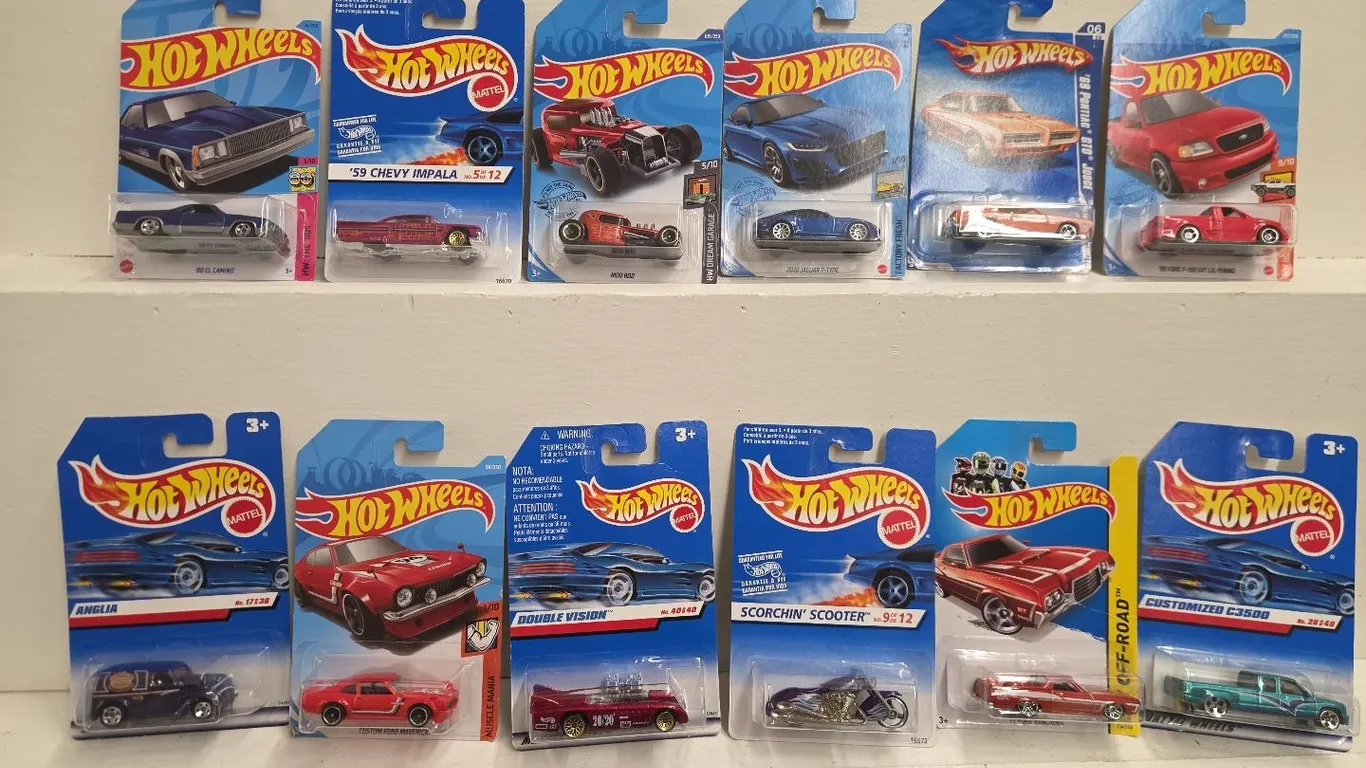 18 - Hot Wheels NIB