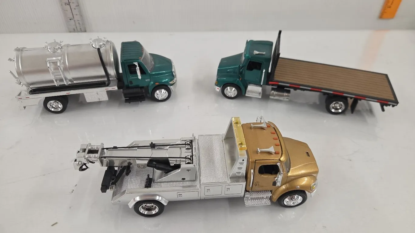 3 - 1/43 Trucks, Freightliner Business Class M2 Wrecker, Kenworth T300 Flat Deck & International 4200 Septic Truck