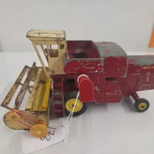 1/32 New Holland Combine - Vintage