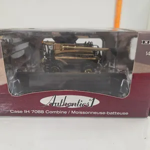 1/64 CaseIH 7088 Combine - Gold Chaser - NIB