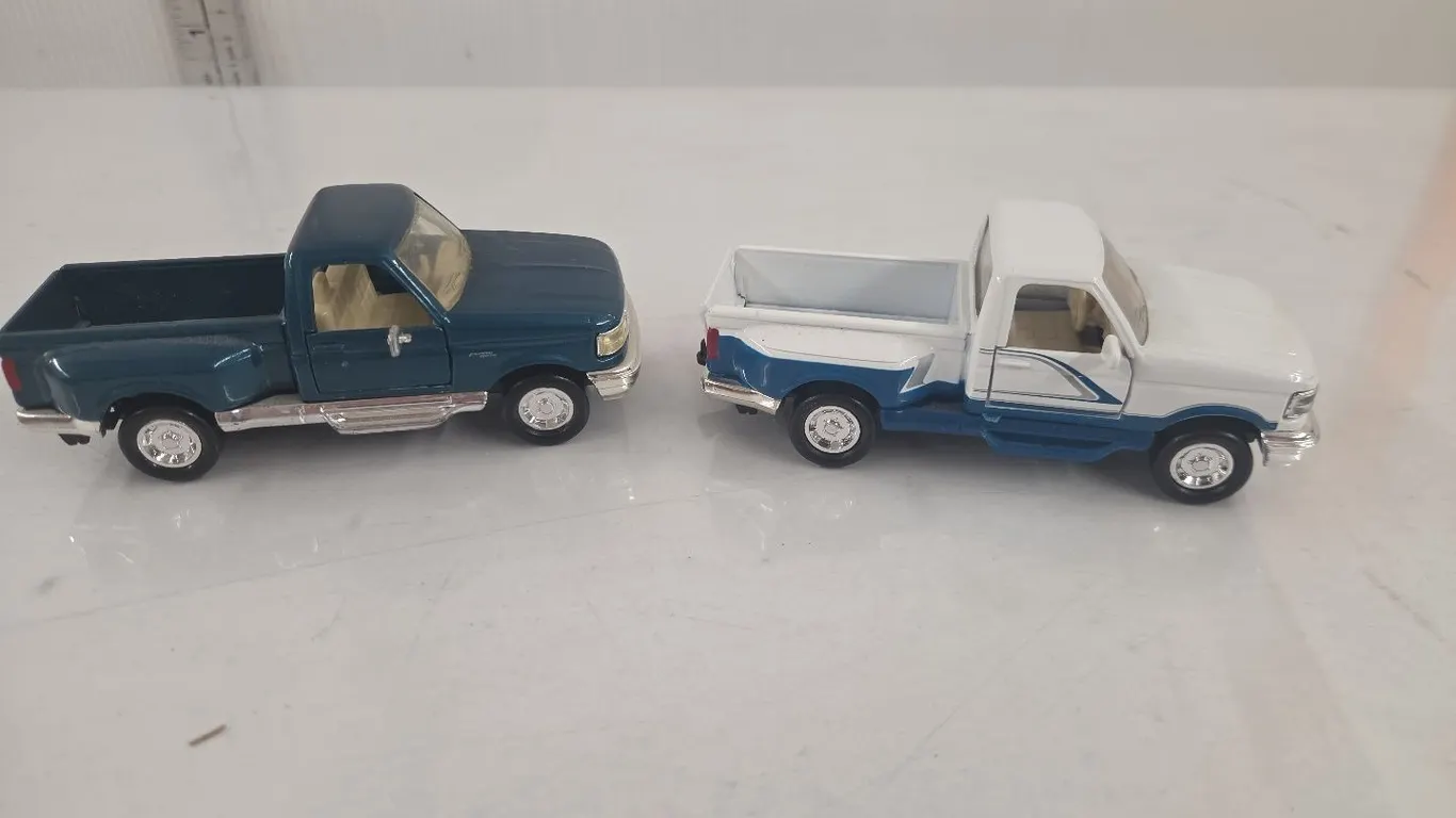 2 - 1/43 1994 Ford F-150 Trucks
