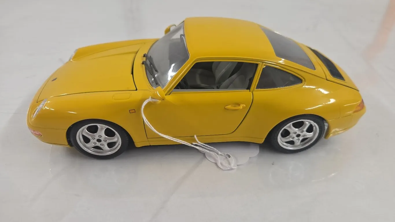 1/18 1993 Porsche 911 Carrera