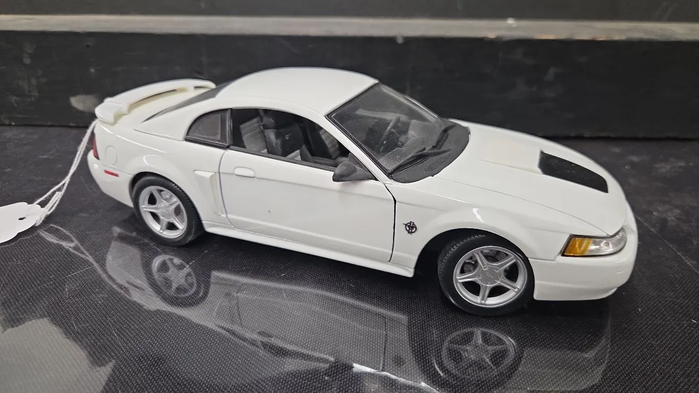 1/18 1999 Mustang GT