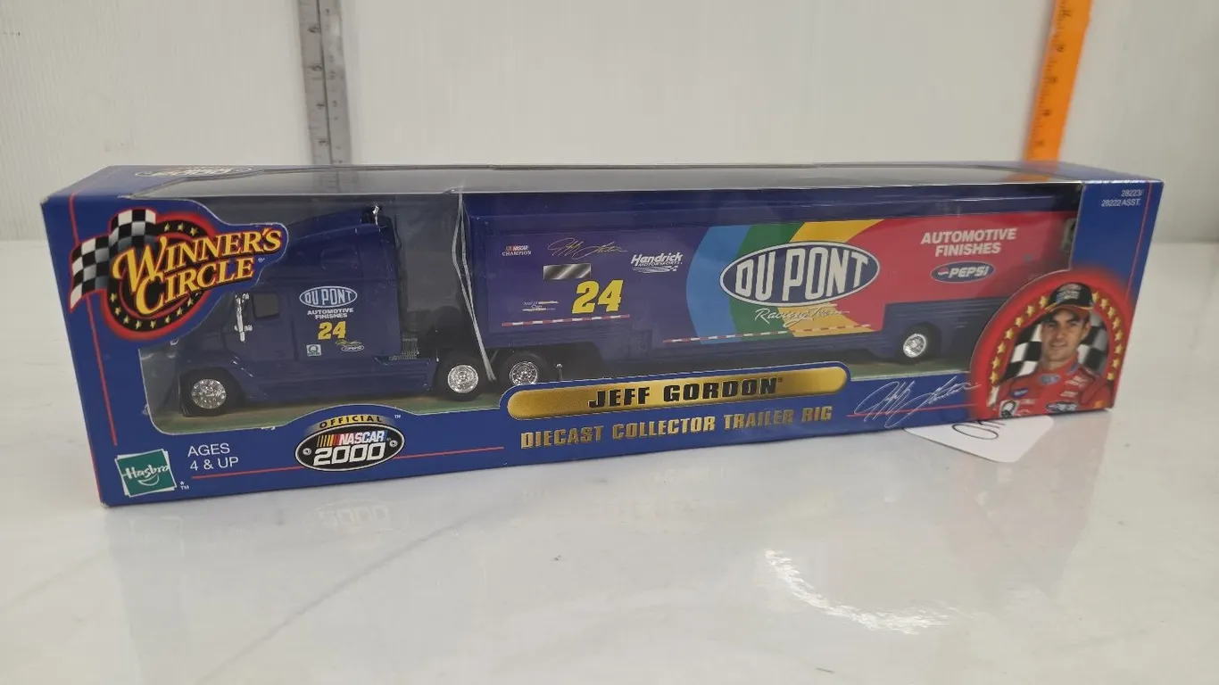 1/64 2000 Jeff Gordon Racing Rig Set - NIB