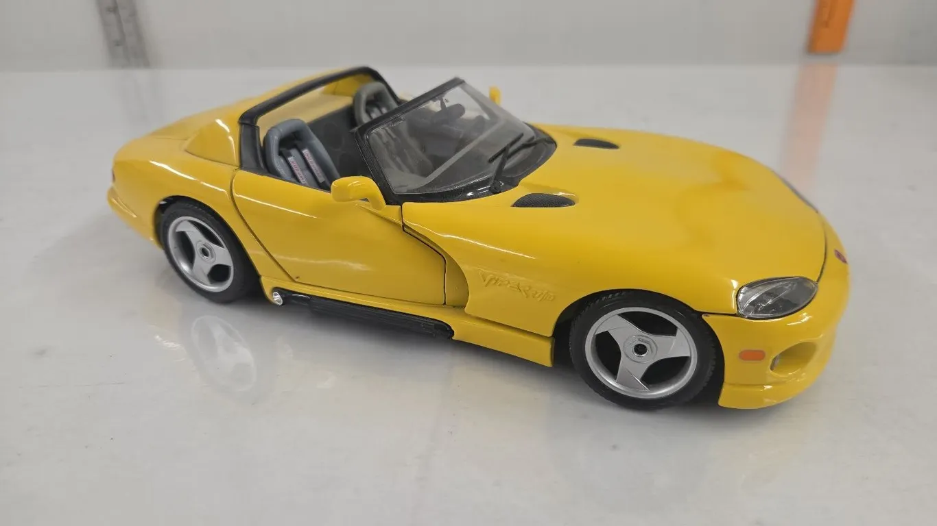 1/18 Dodge Viper R/T10