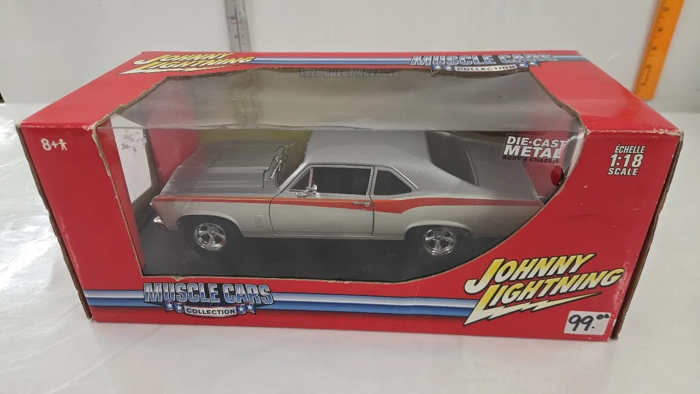 1/18 1970 Chevrolet Nova SS - Johnny Lightning, NIB