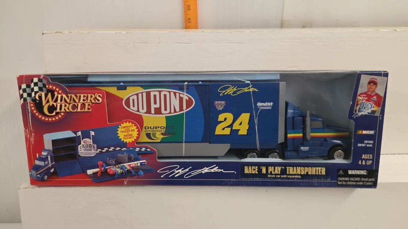 1/43 Jeff Gordon Winner's Circle Hauler Set - NIB
