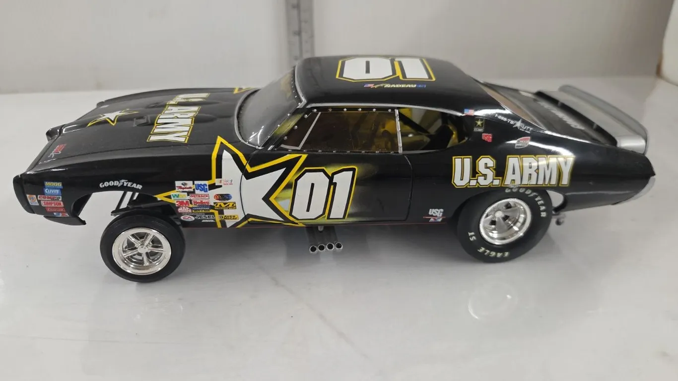 1/18 Pontiac GTO Drag Car - Model Kit