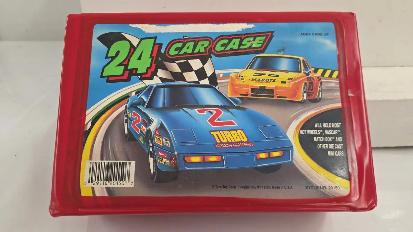 Vintage Hot Wheels Carrier w/ 10 cars