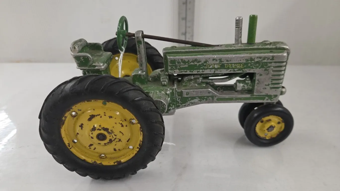 1/16 JD A Eska tractor, muffler replaced