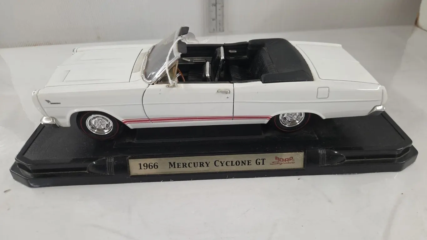 1/18 1966 Mercury Cyclone GT