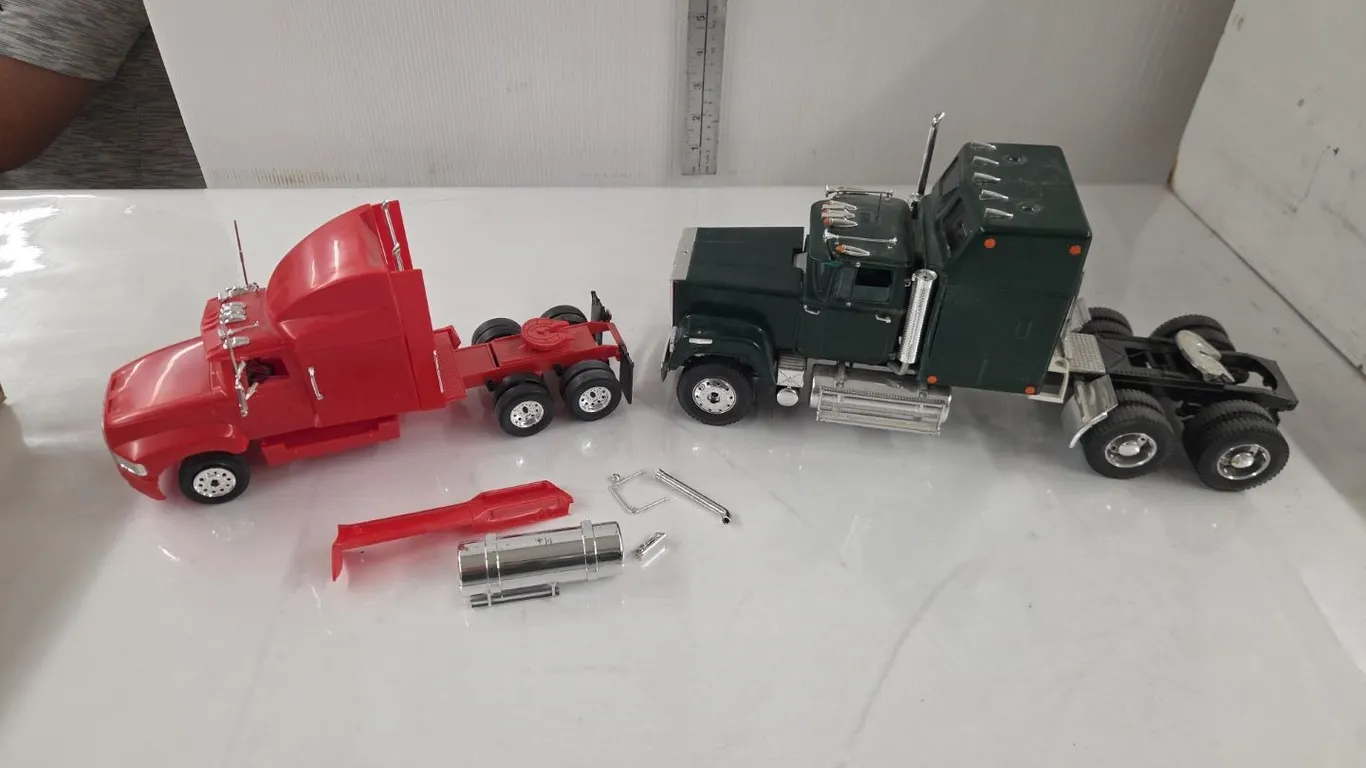 2 - Model Kit Semi's - some pieces are falling off