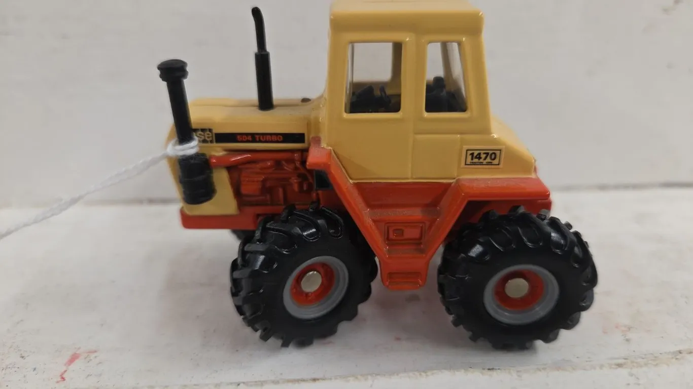 1/64 Case 1470 Traction King 4WD Tractor