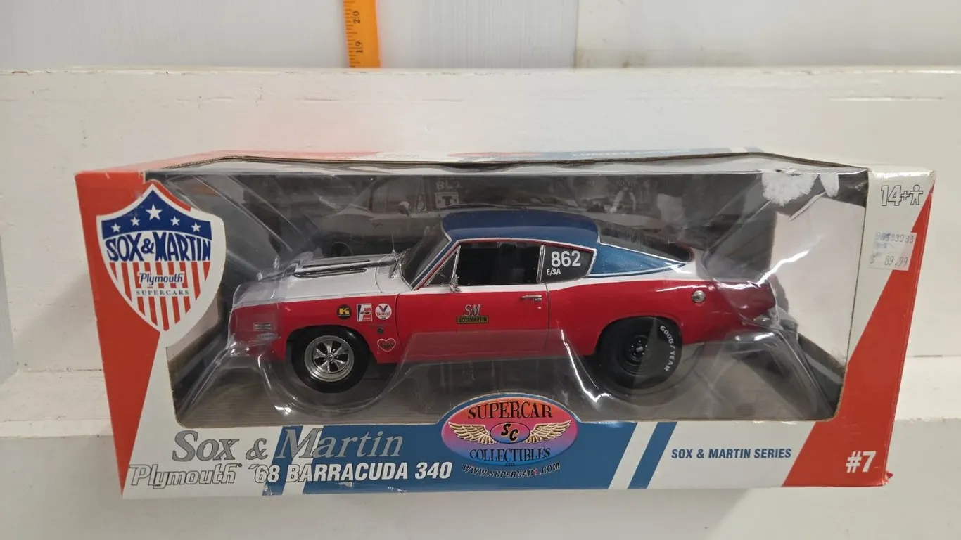 1/18 1968 Plymouth Barracuda 340 Sox & Martin Ed. - NIB