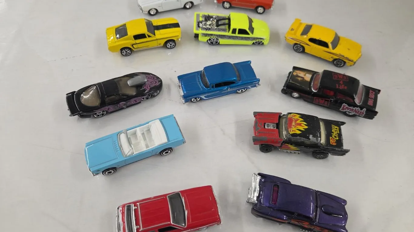 12 - Hot Wheels Cars