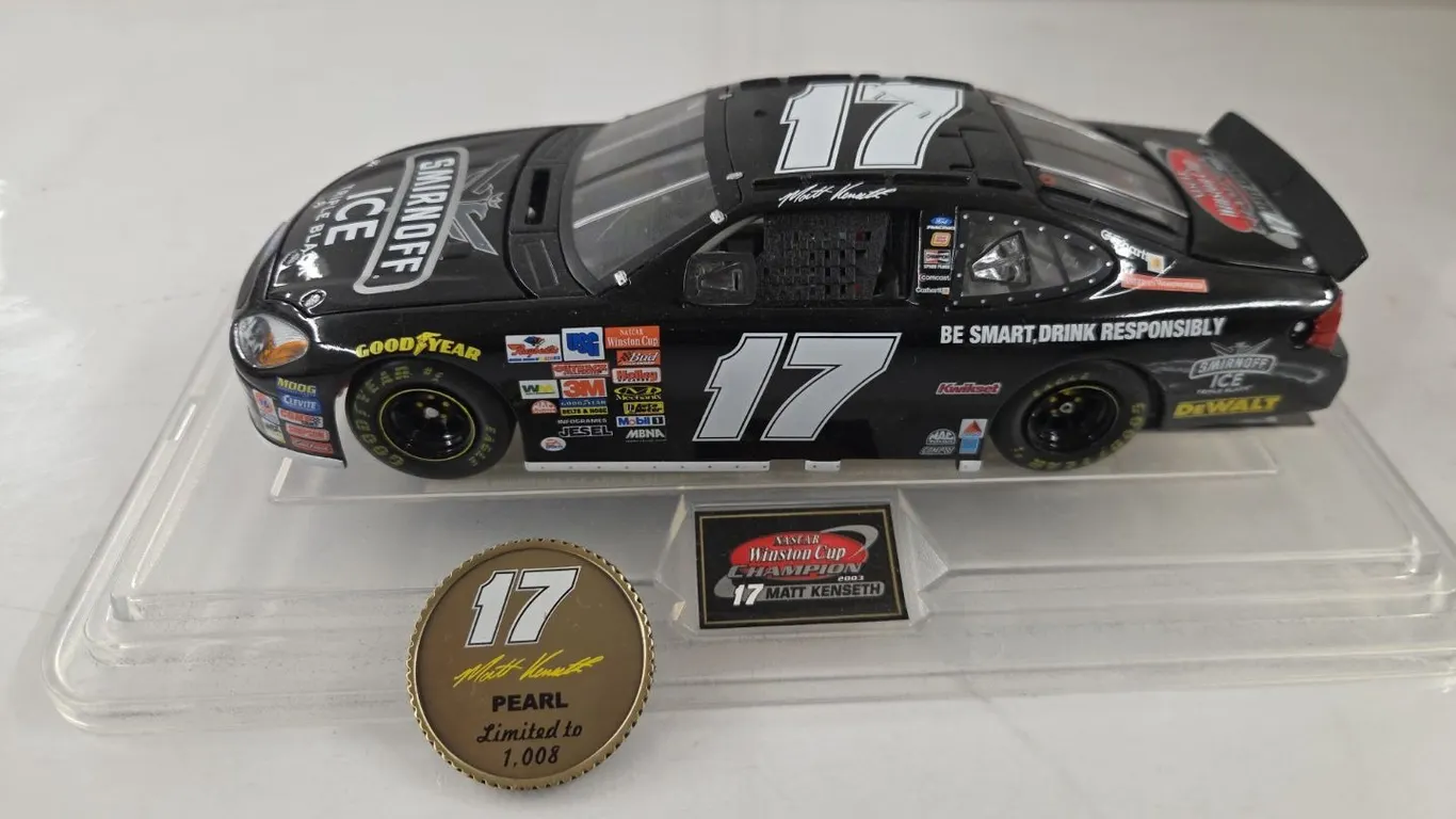 1/24 NASCAR - Matt Kenseth w/ medallion
