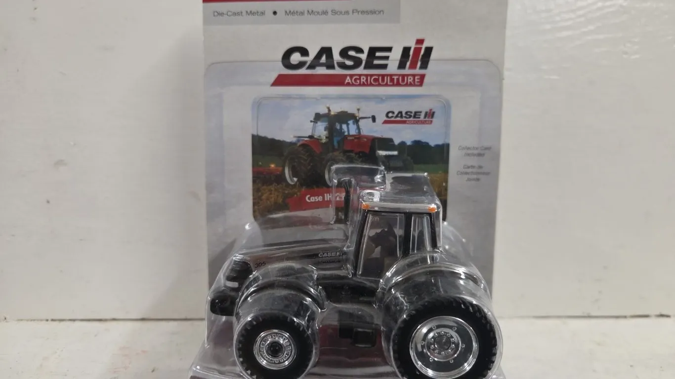 1/64 CaseIH 305 Magnum - NIB