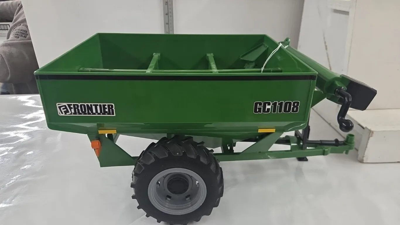 1/16 Frontier GC1108 Grain Cart - Big Farm