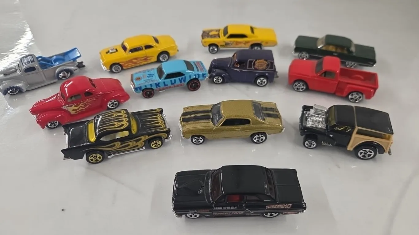 12 - Hot Wheels Cars