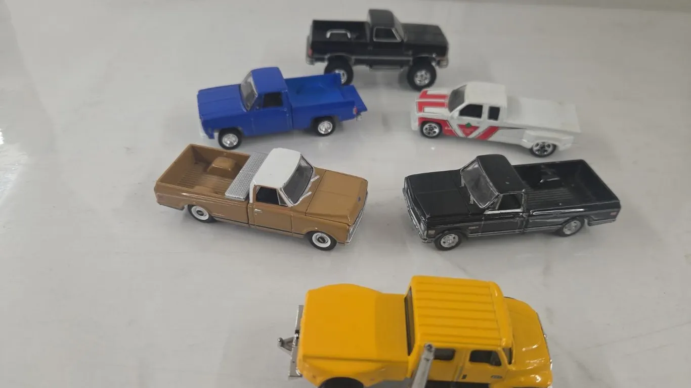 6 - 1/64 Trucks