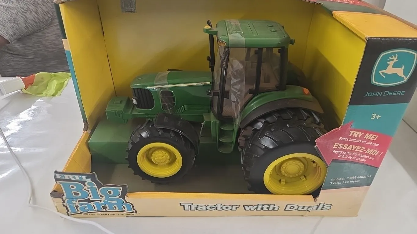1/16 JD 7430 Tractor - Big Farm, NIB