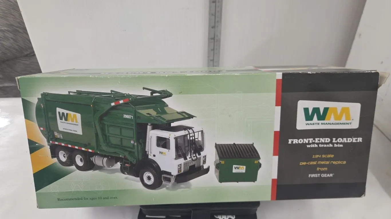 1/34 Waste Management Front-end Loader - NIB