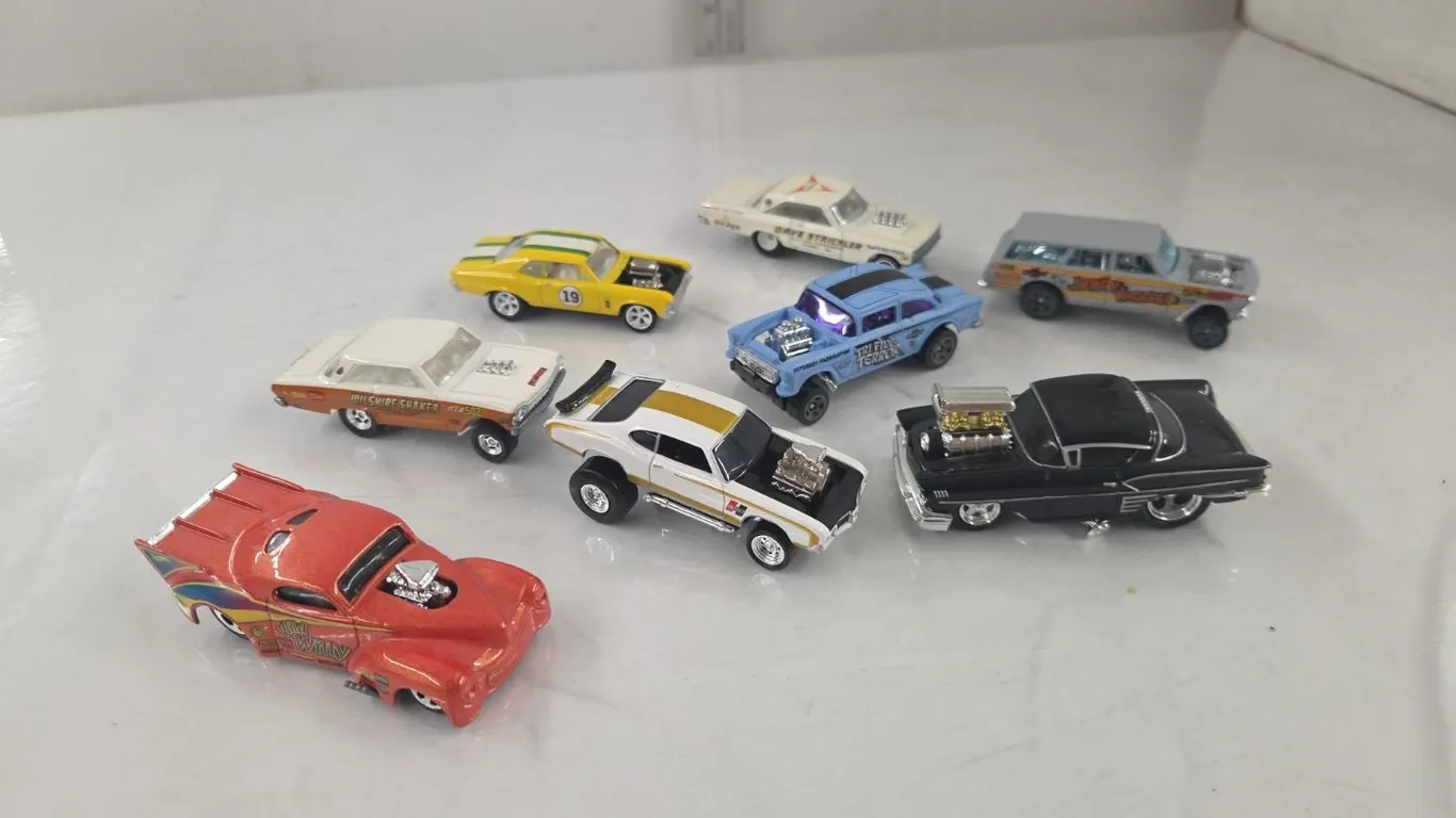 8 - Hot Wheels Cars