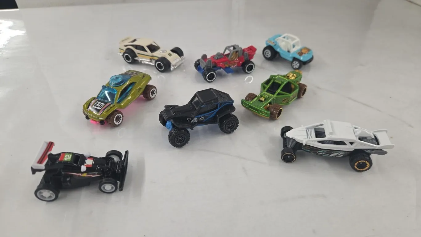 8 - 1/64 Dune Vehicles