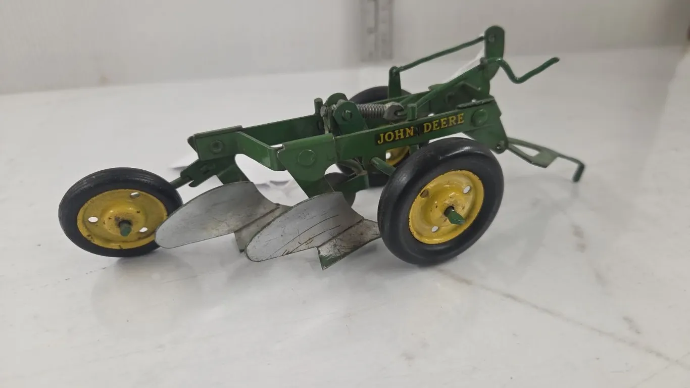 1/16 JD 2 Bottom Plow - ESKA