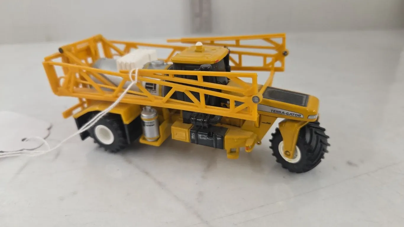 1/64 Terra Gator 8130 Sprayer