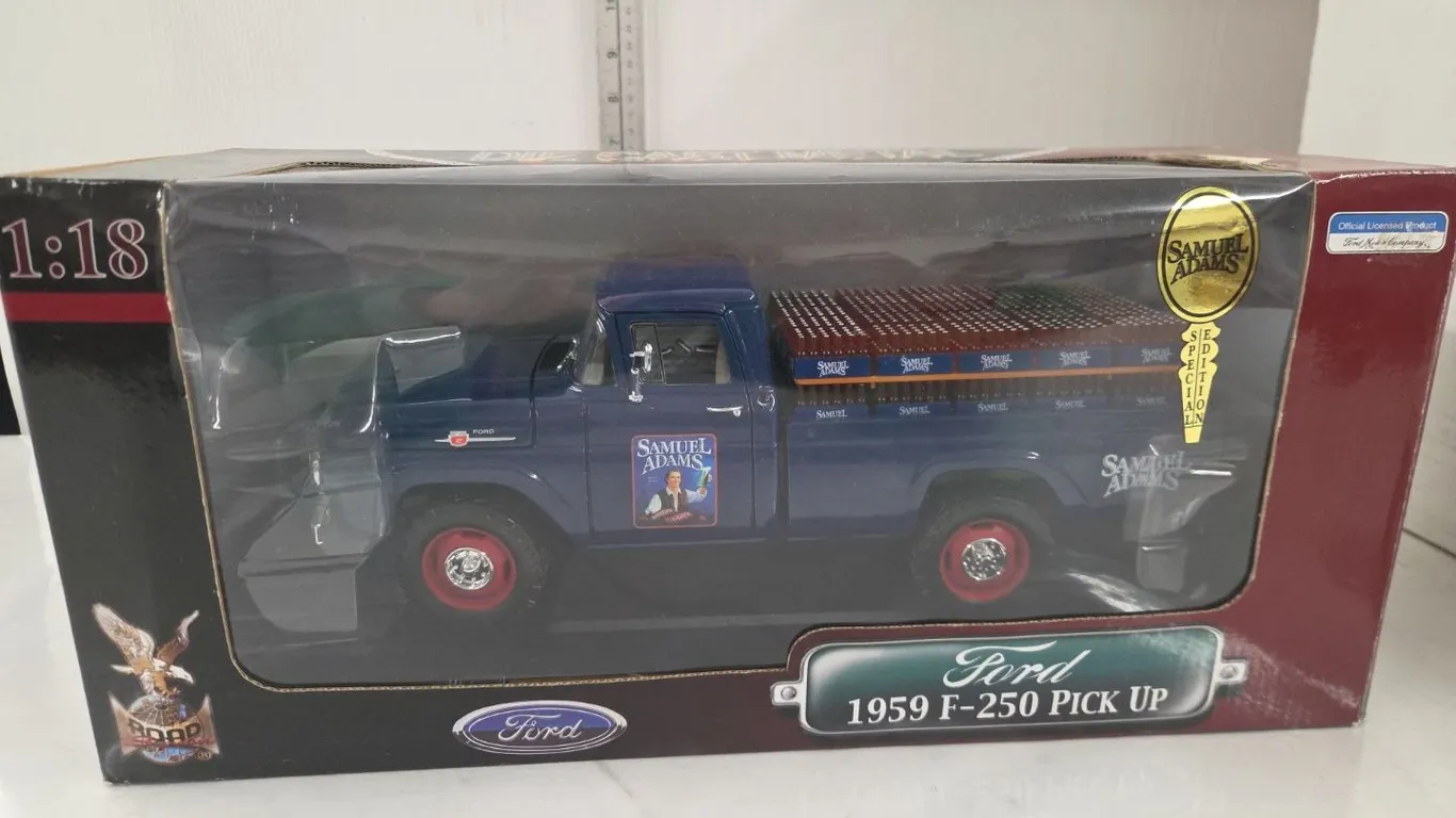 1/18 1959 Ford F-250 - Samuel Adams Ed. - NIB