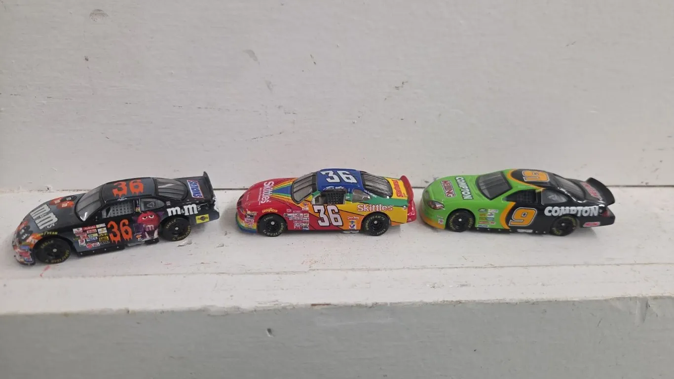 12 - 1/64 NASCARS
