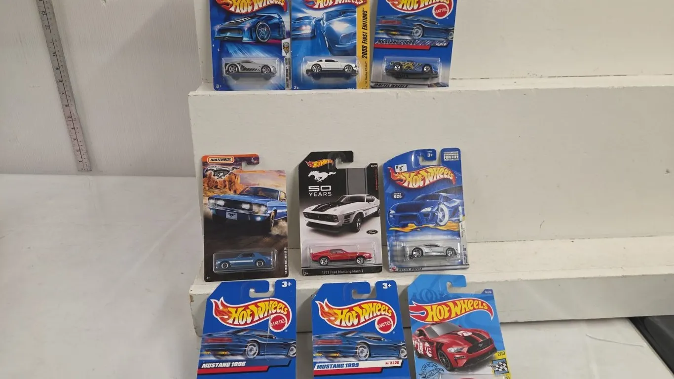 9 - Hotwheels & Matchbox Cars - NIB