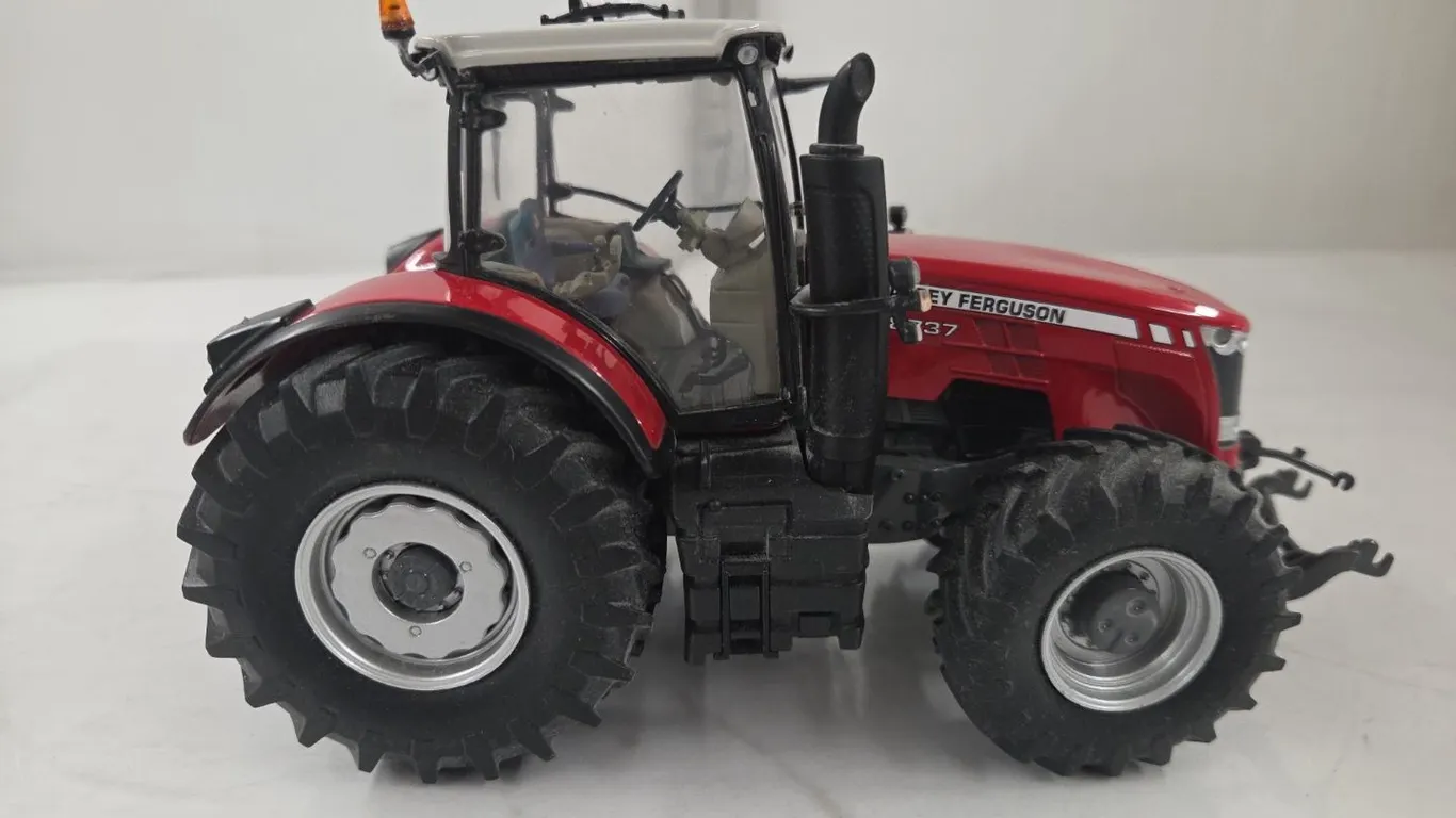 1/32 Massey Ferguson 8737 FWA Tractor