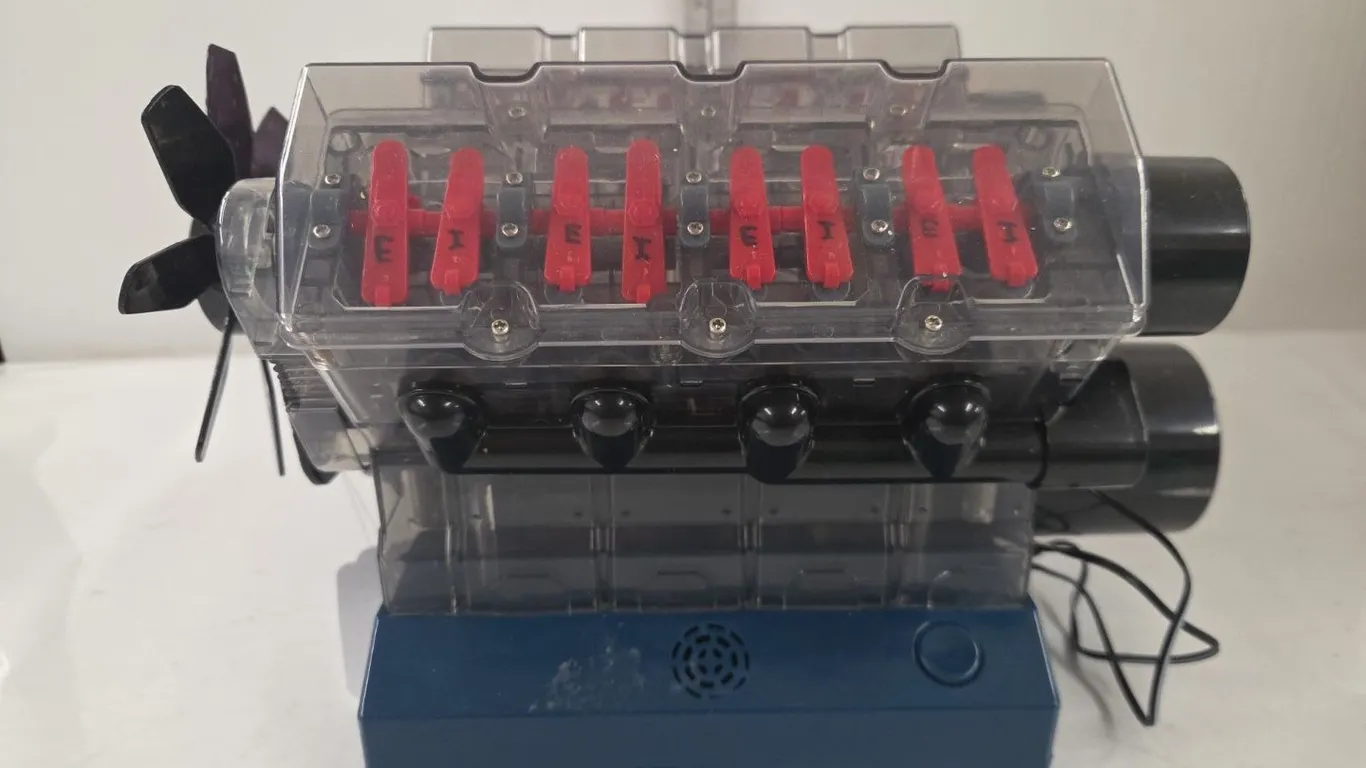 Battery-Op V-8 Engine - works