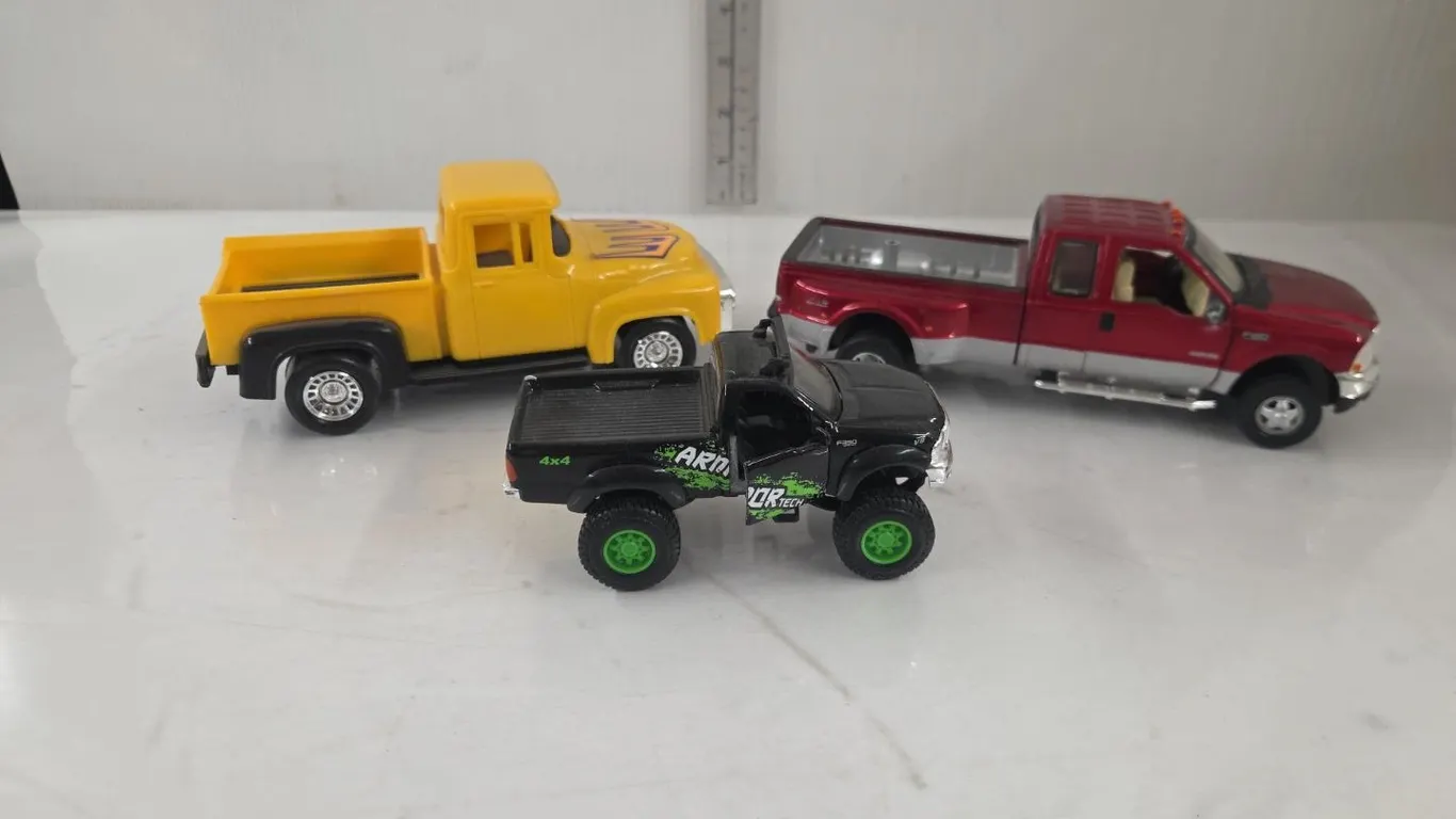 1956 Ford Pickup, Ford F-350 Super Duty (damaged) & Ford F-350 Monster Truck