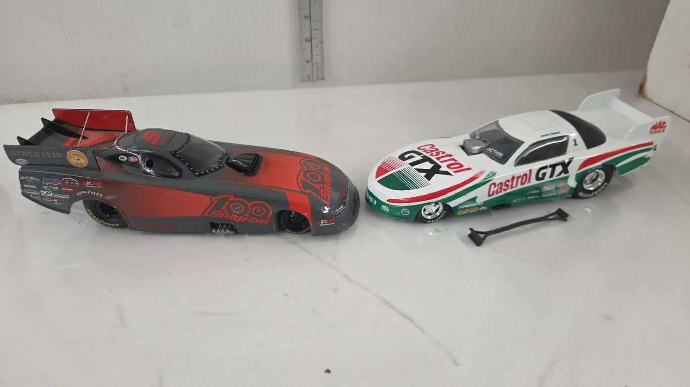 2 - 1/24 Dragsters - Snap-On & Castrol GTX