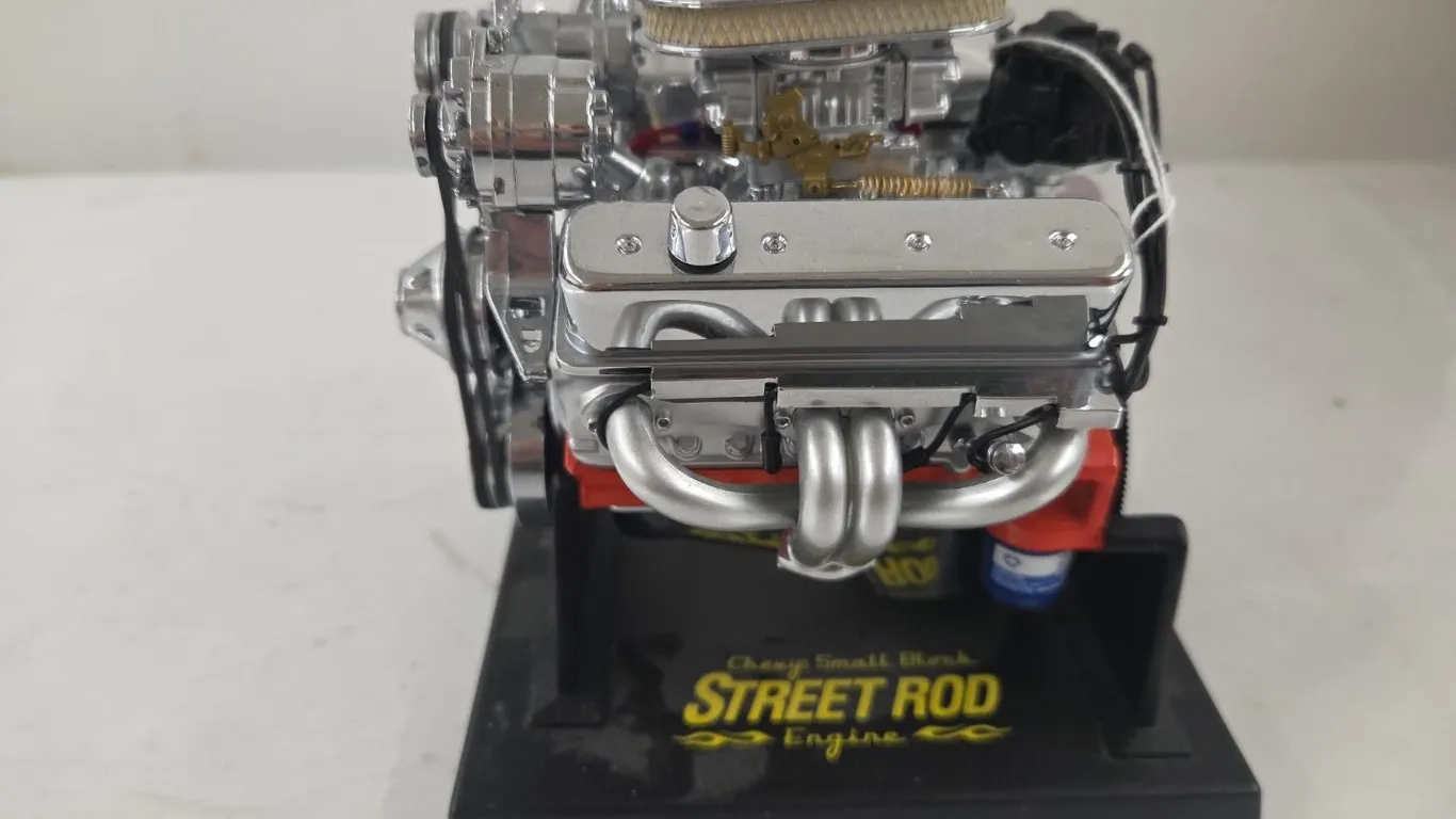 Chevy Sm. Block Model Engine