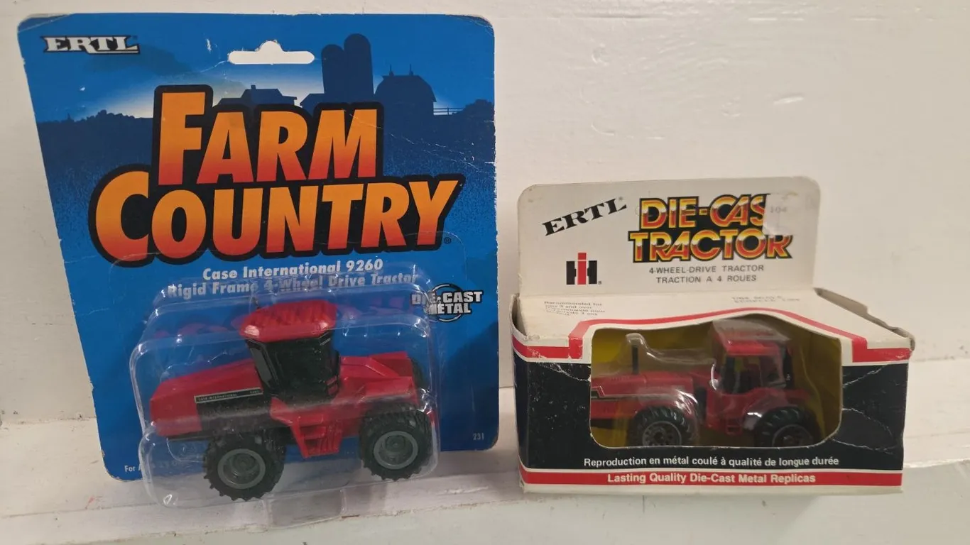 1/64 IH 6388 2+2 & CaseIH 9260 4WD - NIB