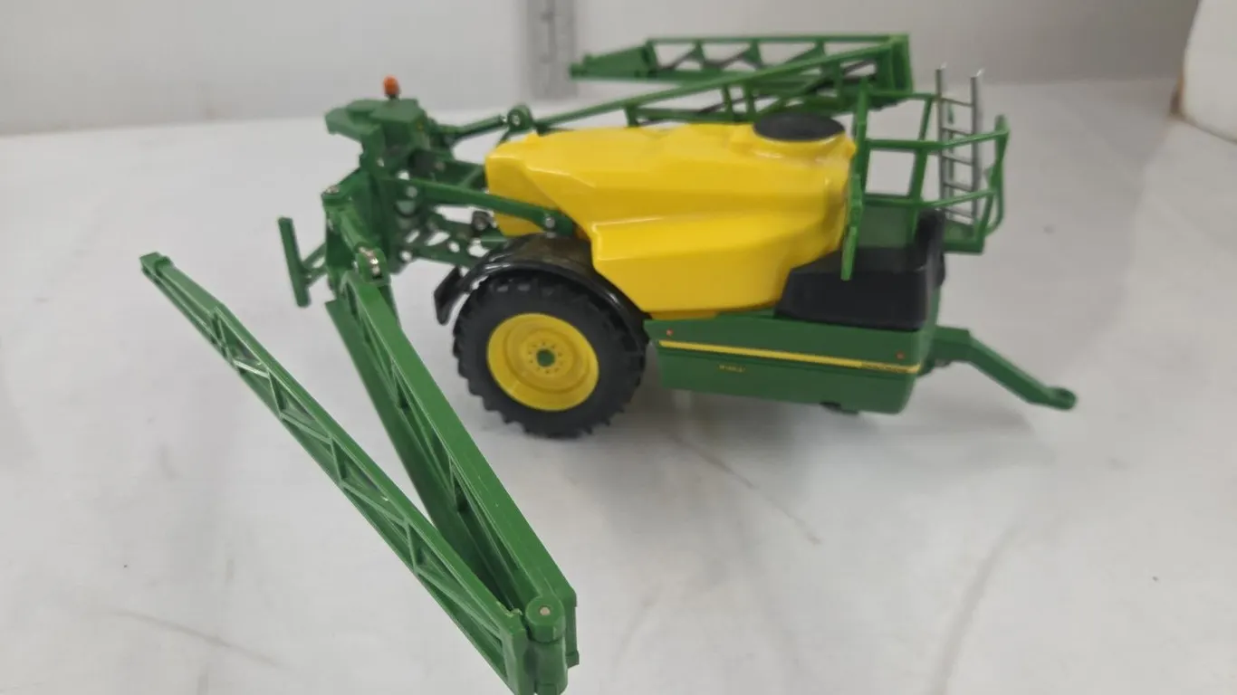1/32 JD R962i Sprayer